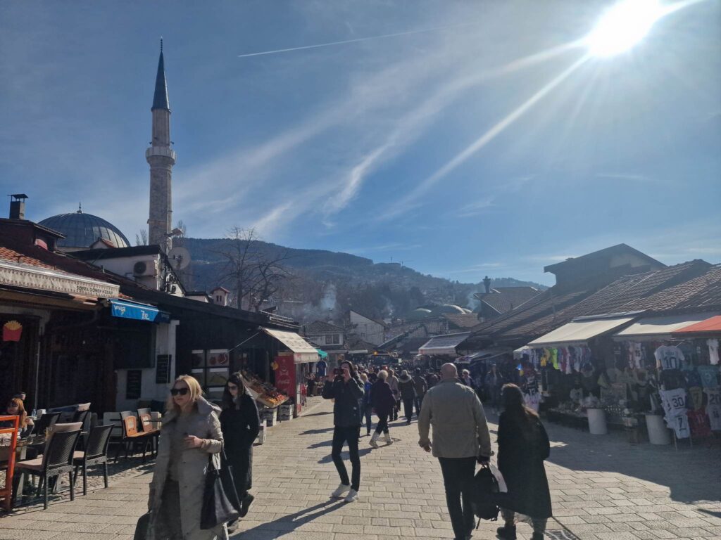 TEMPERATURE KAO BROJEVI NA LUTRIJI: NAREDNIH DANA I DO 16 STEPENI, SNIJEG I KIŠA TEMPERATURE KAO BROJEVI NA LUTRIJI: NAREDNIH DANA I DO 16 STEPENI, SNIJEG I KIŠA