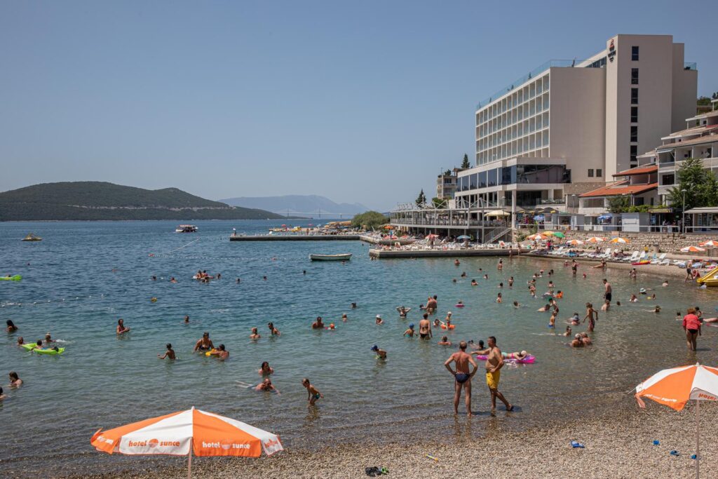 OVAJ GRAD JE DANAS NAJTOPLIJI U BIH: PROČITAJTE I KOLIKO IZNOSI TEMPERATURA MORA U NEUMU OVAJ GRAD JE DANAS NAJTOPLIJI U BIH: PROČITAJTE I KOLIKO IZNOSI TEMPERATURA MORA U NEUMU